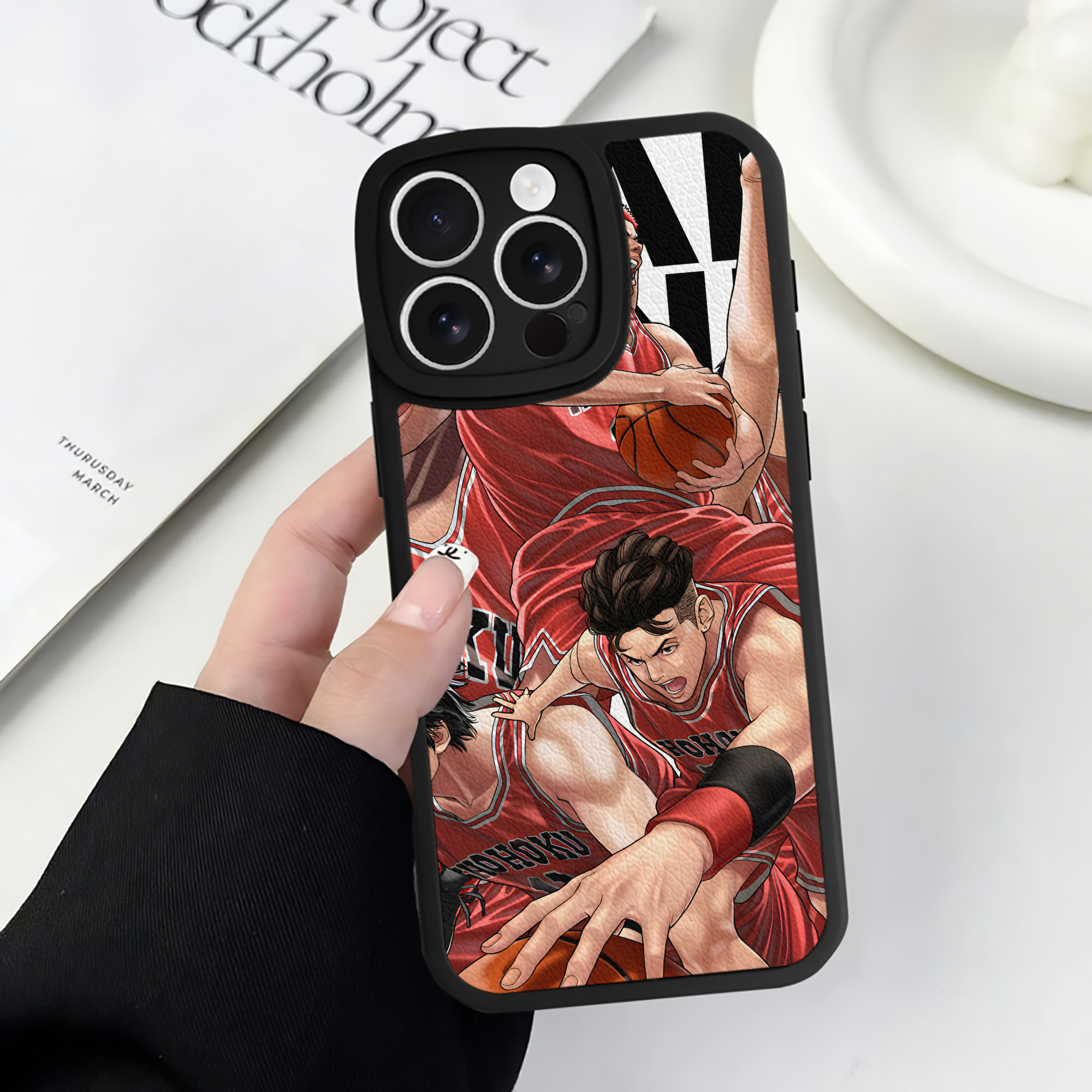 （画像用） SLAM DUNK／スラムダンク 【iPhone 16シリーズ対応】シリコンスマホケース（レザー調） 材質：シリコン